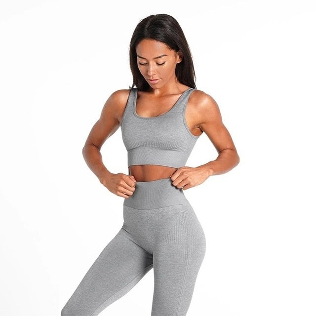 Autumn and winter fitness seamless set